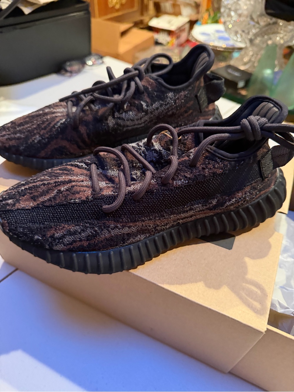 Yeezy Boost 350 V2 MX ROCK sneakers in US 6.5
Black with brown snake print